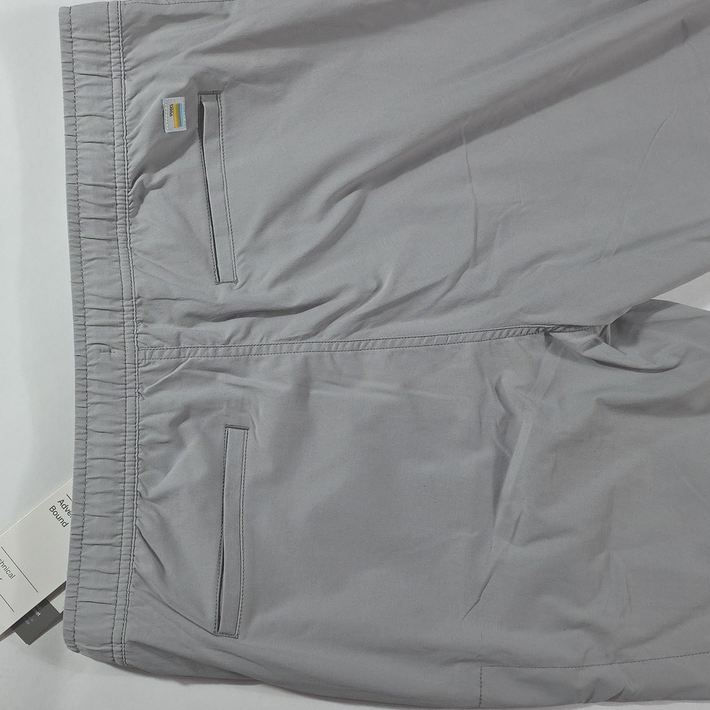 NWT Men's Vuori "Technical Climber Pant", color Fog Newest Version Various Sizes - Picture 4 of 6